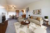 Oakland Pointe Apartments